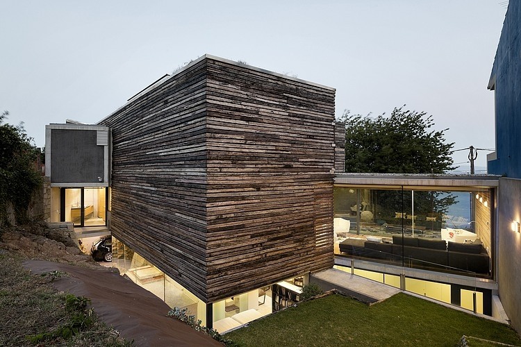 Dezanove House by Iñaki Leite Architects