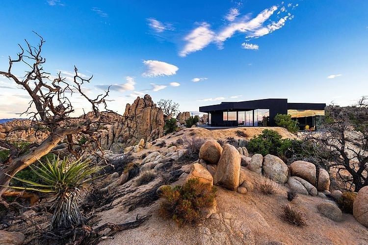 Black Desert House by Oller & Pejic Architecture