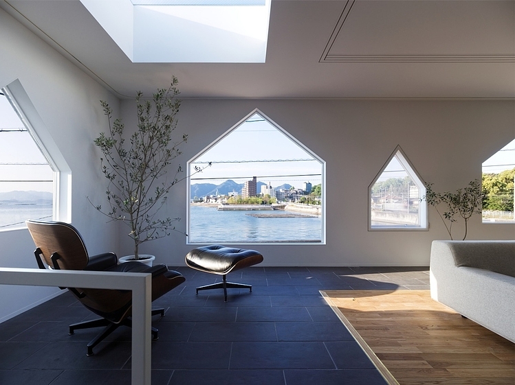 House in Jigozen by Suppose Design Office