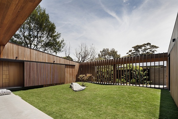 Hover House by Bower Architecture