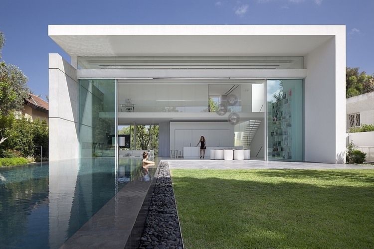 Ramat Hasharon House 13 by Pitsou Kedem Architects