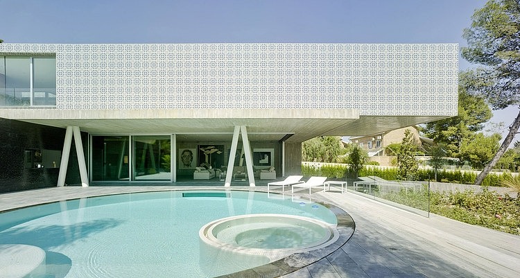 4 in 1 House by Clavel Arquitectos