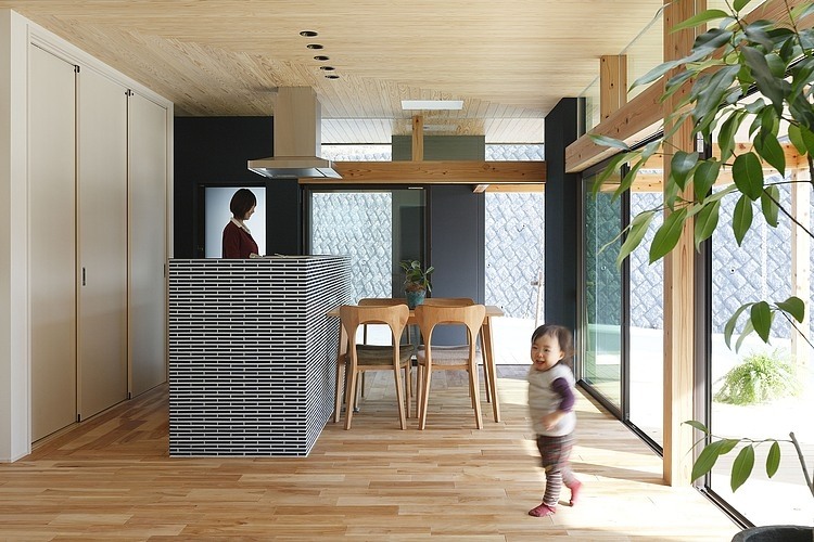 Agui House by Alts Design Office