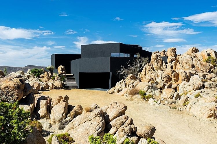 Black Desert House by Oller & Pejic Architecture