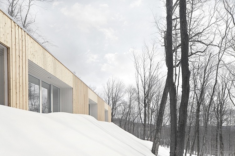 Blue Hill's House by La Shed Architecture