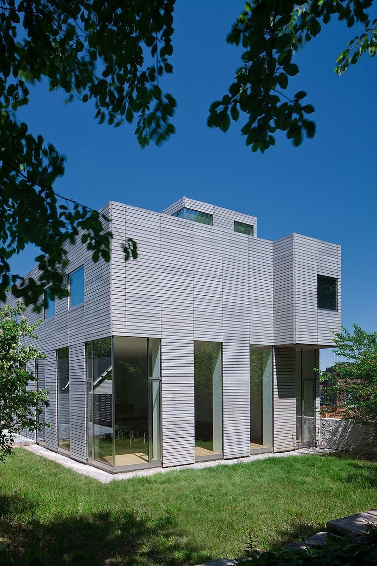 Fairview Townhouse by Bucchieri Architects