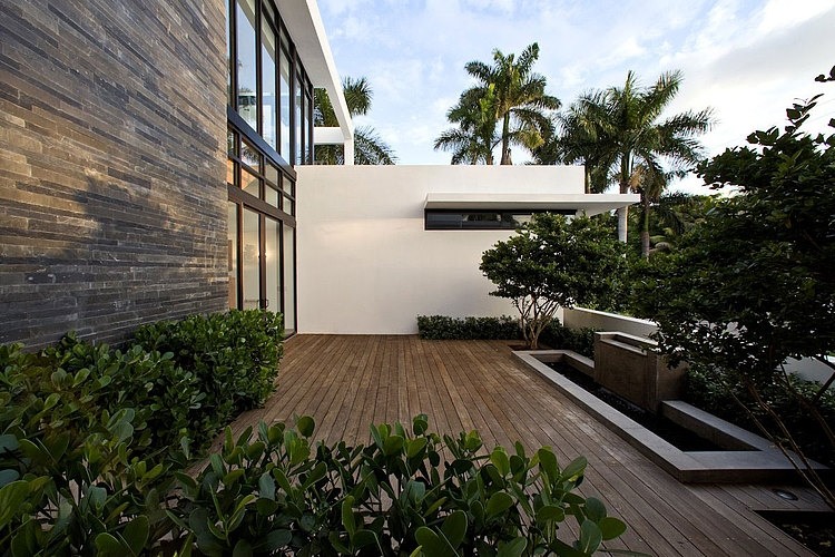 Franco Residence by KZ Architecture