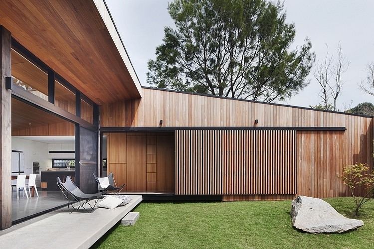 Hover House by Bower Architecture