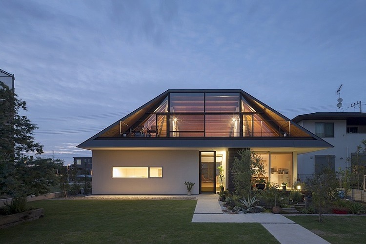 Ibaraki Residence by Naoi Architecture & Design Office
