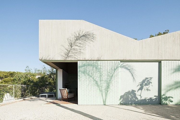 Casa Baladrar by Langarita-navarro Arquitectos