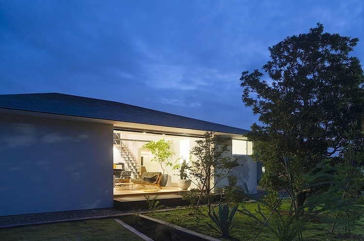 Ibaraki Residence by Naoi Architecture & Design Office