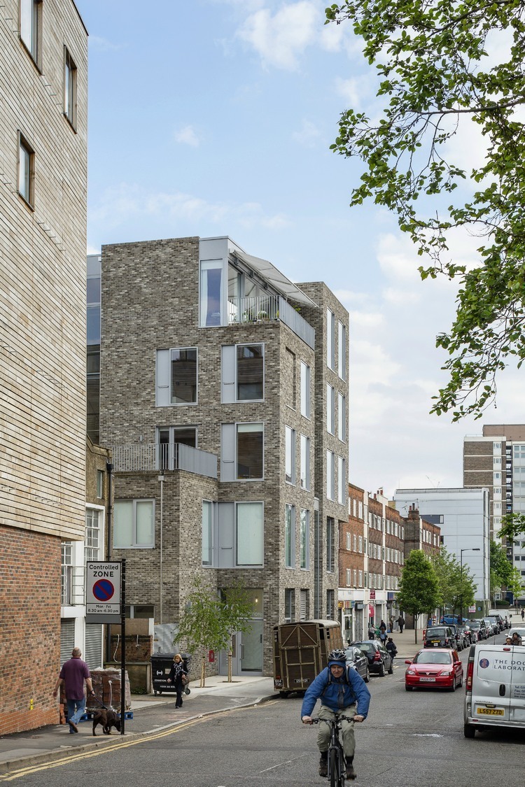 Whitmore Rd Apartment by Trevor Horne Architects