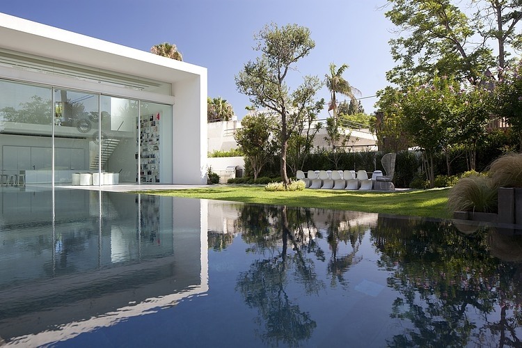 Ramat Hasharon House 13 by Pitsou Kedem Architects