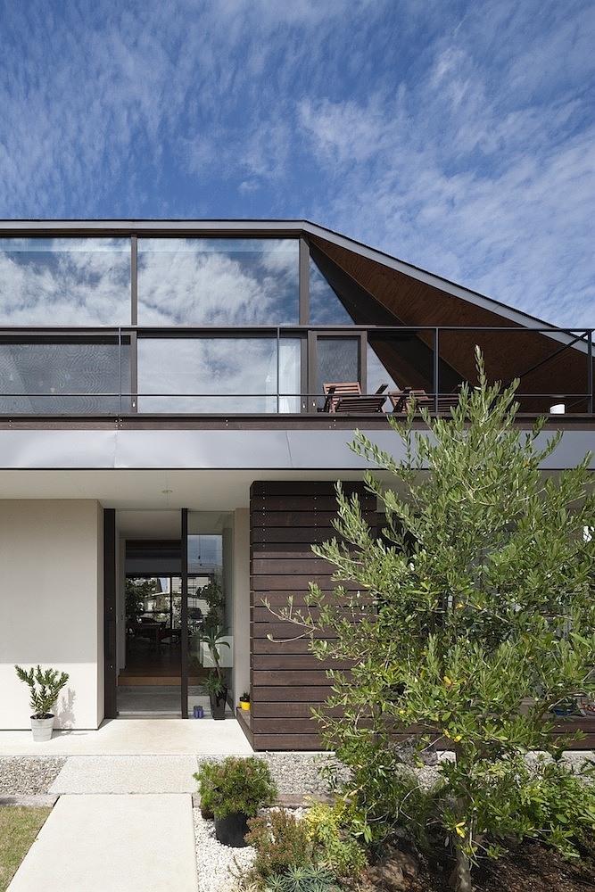 Ibaraki Residence by Naoi Architecture & Design Office