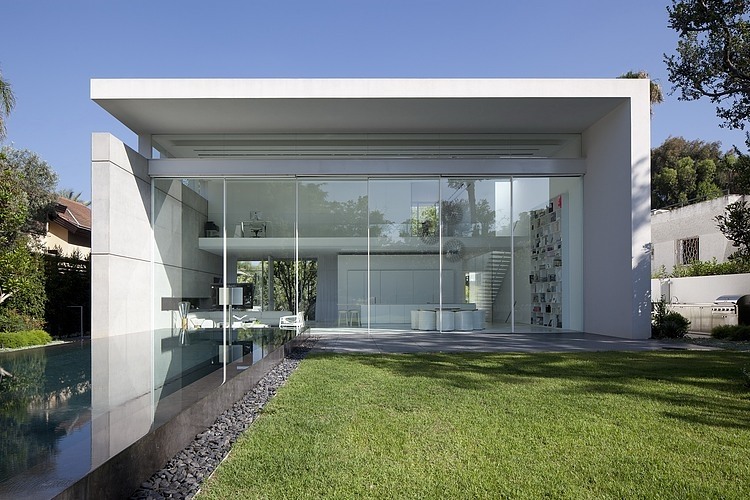 Ramat Hasharon House 13 by Pitsou Kedem Architects