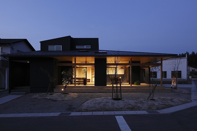 Agui House by Alts Design Office