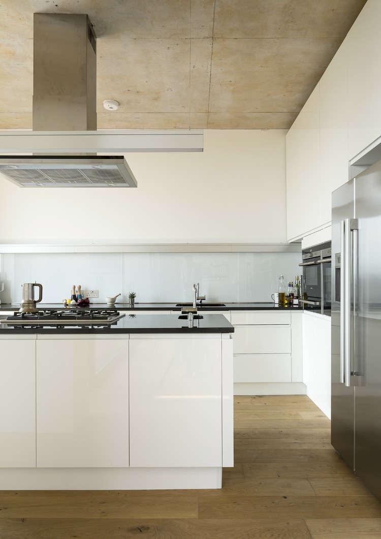 Whitmore Rd Apartment by Trevor Horne Architects