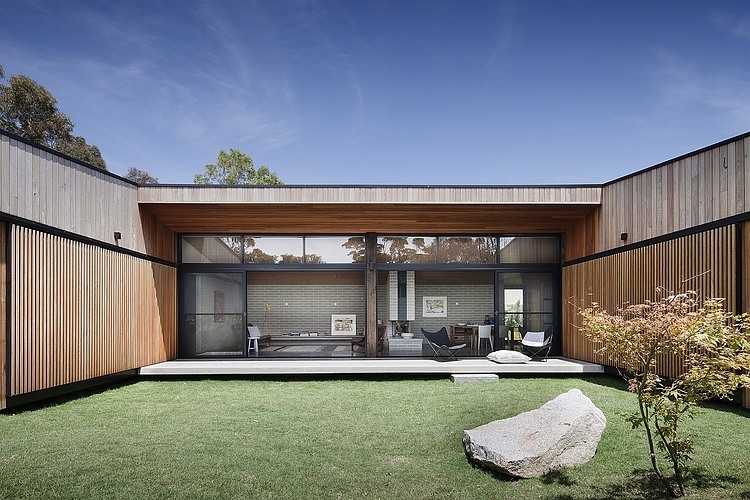 Hover House by Bower Architecture