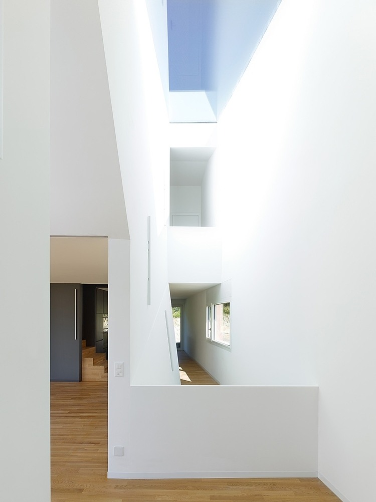 MFG Residence by Evequoz Ferreira