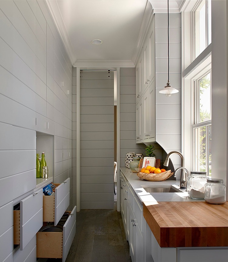 Modern Farm House by Charles Vincent George Architects