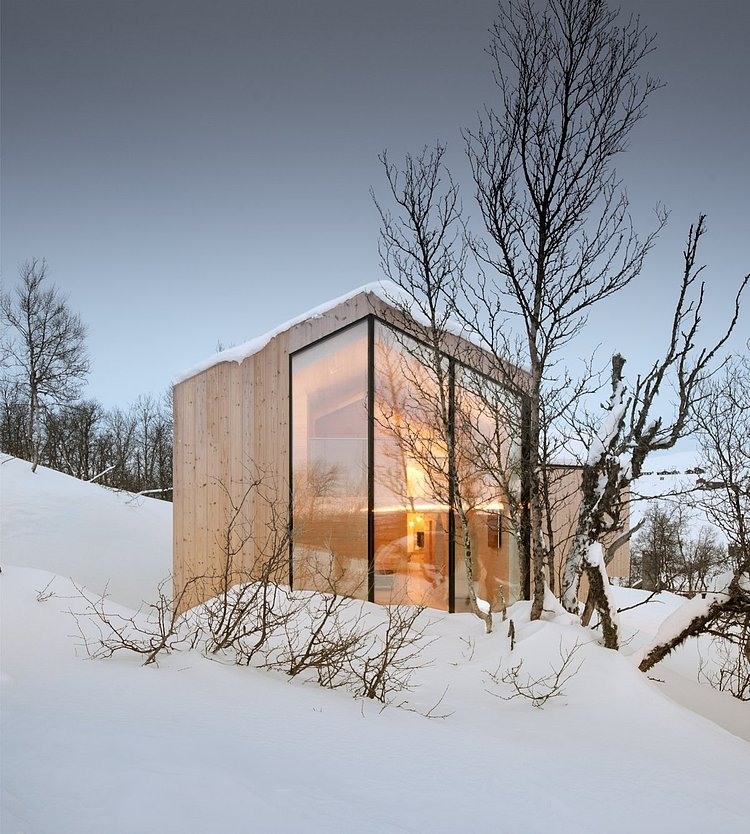 Split View Mountain Lodge by Reiulf Ramstad Arkitekter