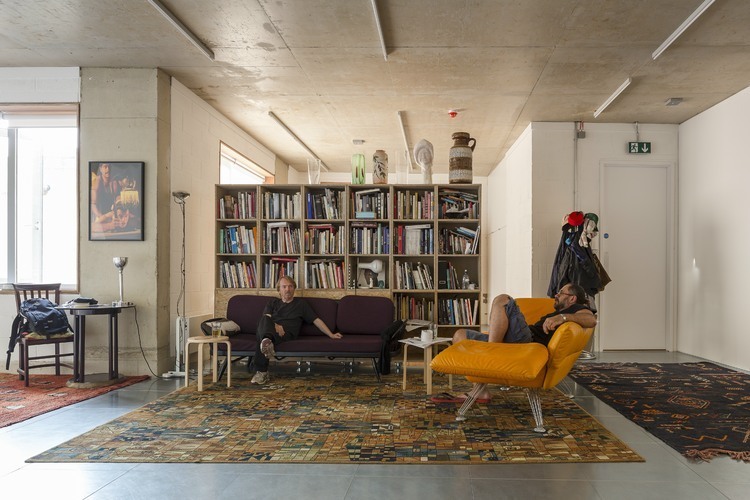 Whitmore Rd Apartment by Trevor Horne Architects