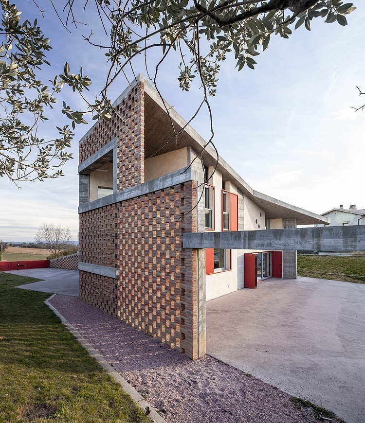Bitxo House by Lagula Arquitectes