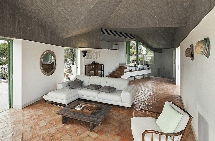 Casa Baladrar by Langarita-navarro Arquitectos