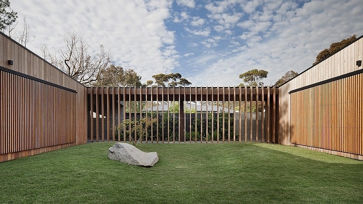 Hover House by Bower Architecture