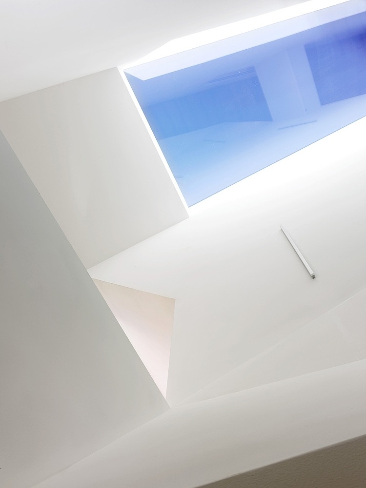 MFG Residence by Evequoz Ferreira
