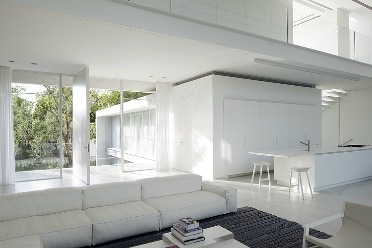 Ramat Hasharon House 13 by Pitsou Kedem Architects