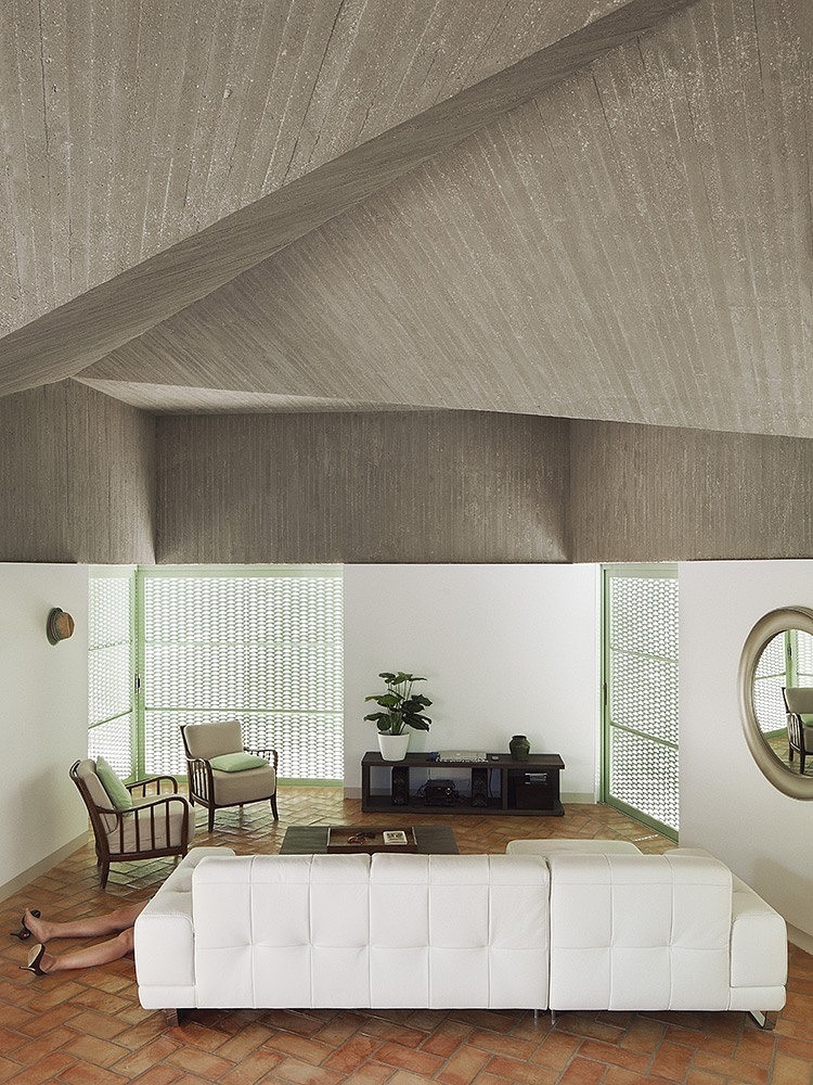 Casa Baladrar by Langarita-navarro Arquitectos