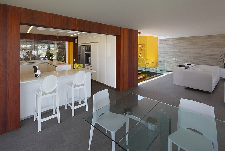 Casa P12 by Martin Dulanto Arquitecto