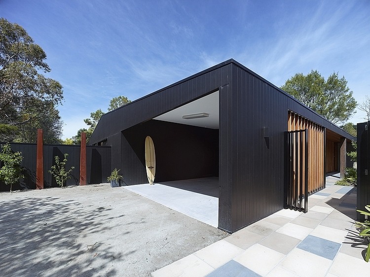 Hover House by Bower Architecture