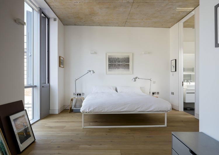 Whitmore Rd Apartment by Trevor Horne Architects
