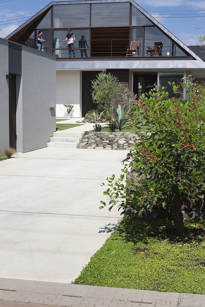 Ibaraki Residence by Naoi Architecture & Design Office