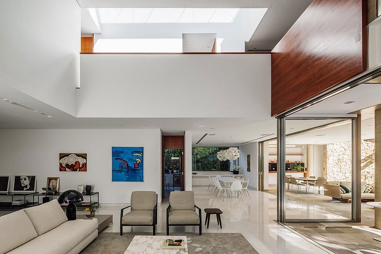 MG Residence by Reinach Mendonça Arquitetos Associados