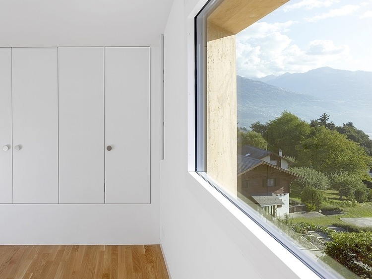 MFG Residence by Evequoz Ferreira