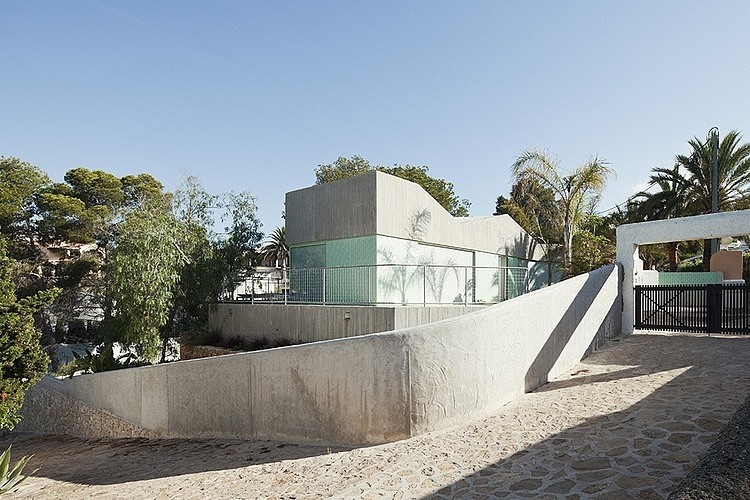 Casa Baladrar by Langarita-navarro Arquitectos