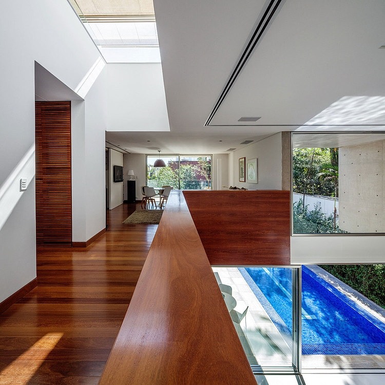 MG Residence by Reinach Mendonça Arquitetos Associados