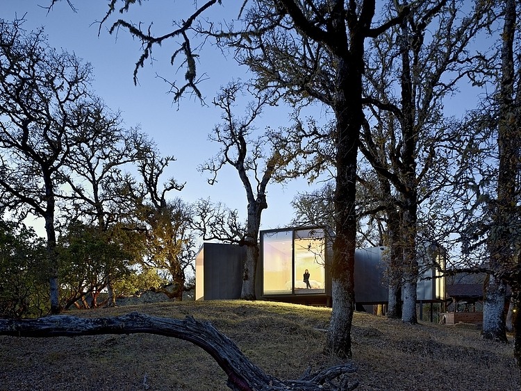 Moose Road Residence by Mork Ulnes Architects