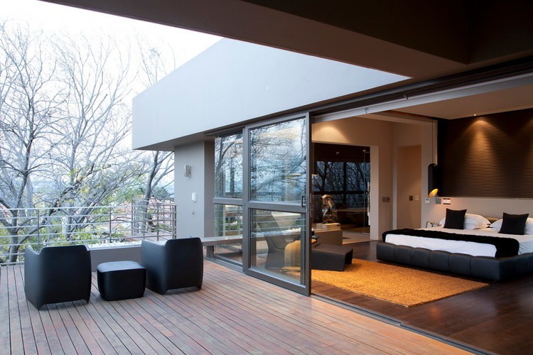 House Eccleston by Nico van der Meulen Architects