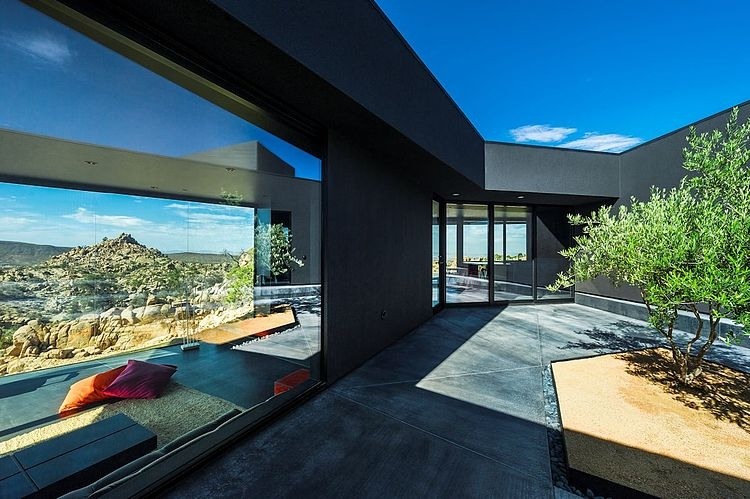 Black Desert House by Oller & Pejic Architecture