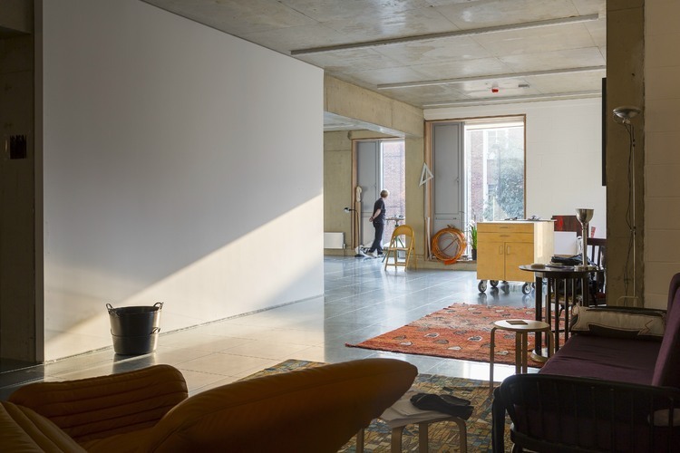 Whitmore Rd Apartment by Trevor Horne Architects