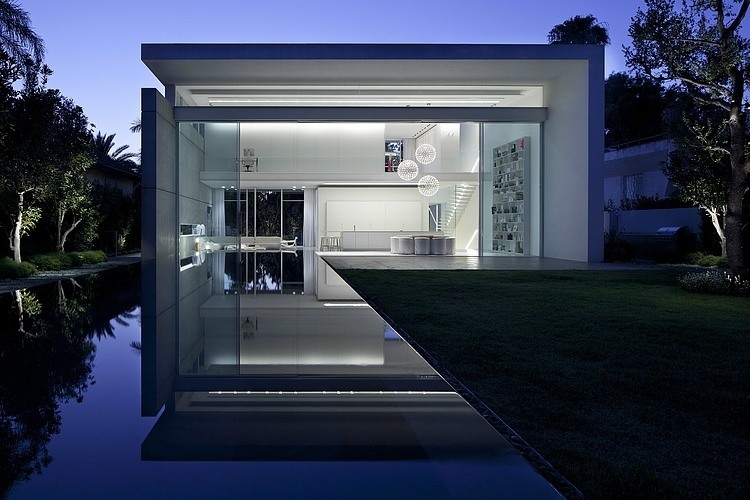 Ramat Hasharon House 13 by Pitsou Kedem Architects