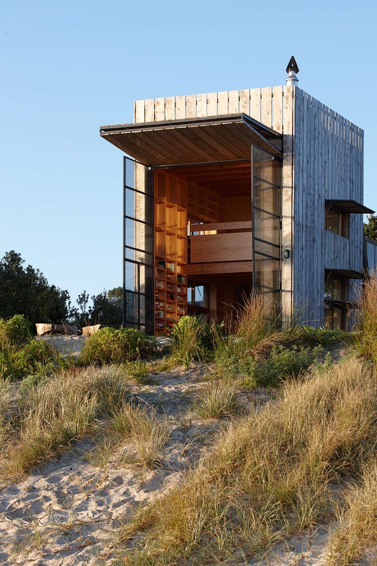 Beach Cabin by Crosson Clarke Carnachan Architects