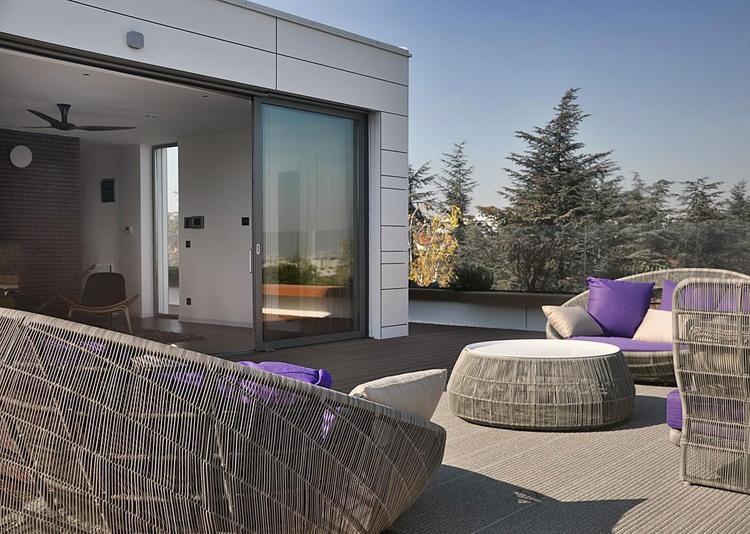 Belgrade Apartment by Aleksandar Savikin