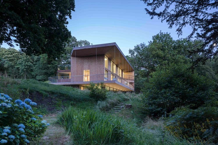 Red Bridge House by Smerin Architects