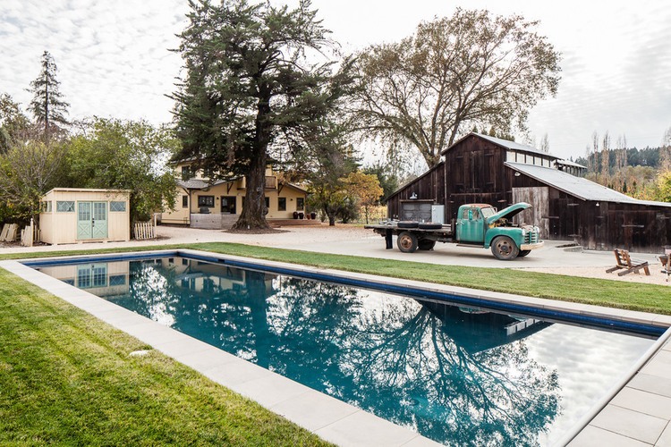 Weekend Residence by Bevan Associates