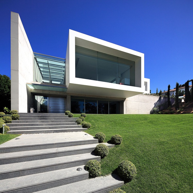 Ekali Residence by ISV Architects